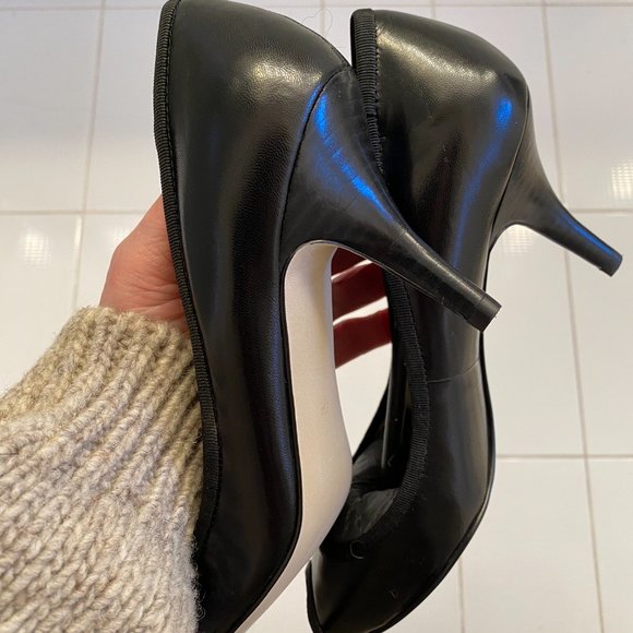 Guess Peep Toe Shoes - Picture 5 of 9